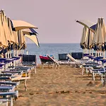 Cozy With Lateral Sea View In *
