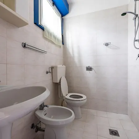 Appartamento Cozy With Lateral Sea View In