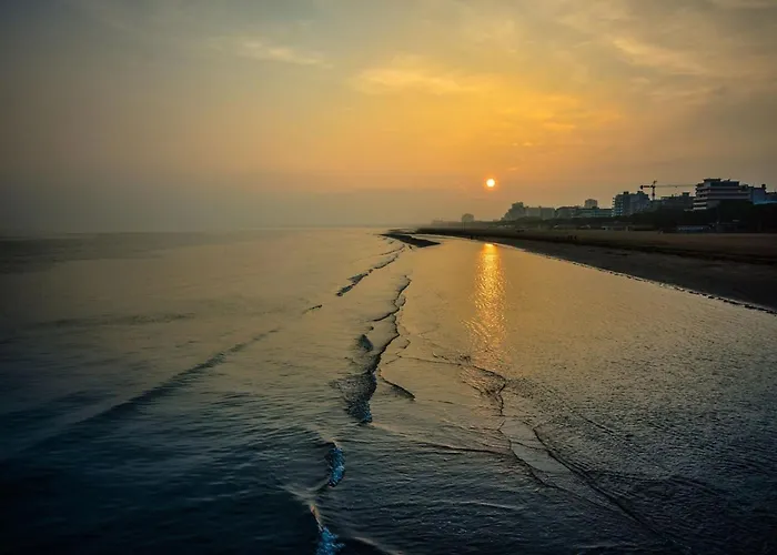 Cozy With Lateral Sea View In Apartment